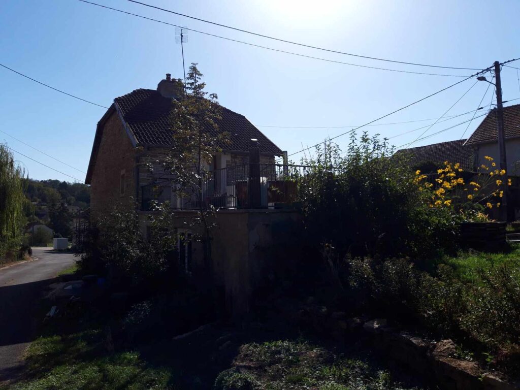 Vue Terrasse et maison côté gauche 2