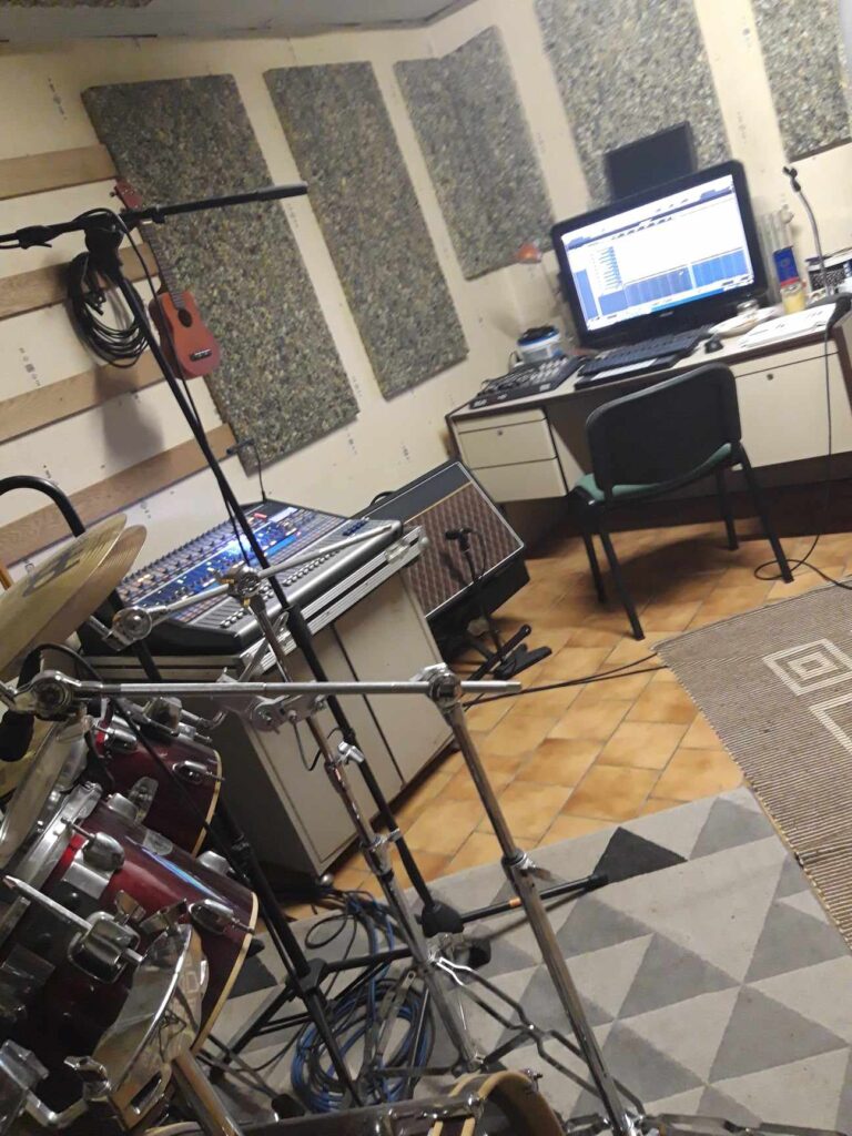 Table Presonus et bureau Mao du Studio MB 